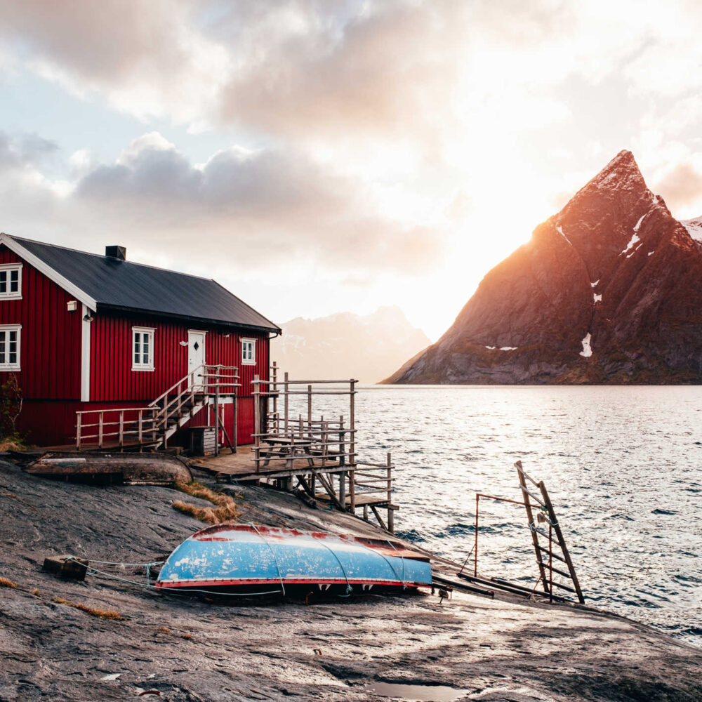 Reine cabin sunrise